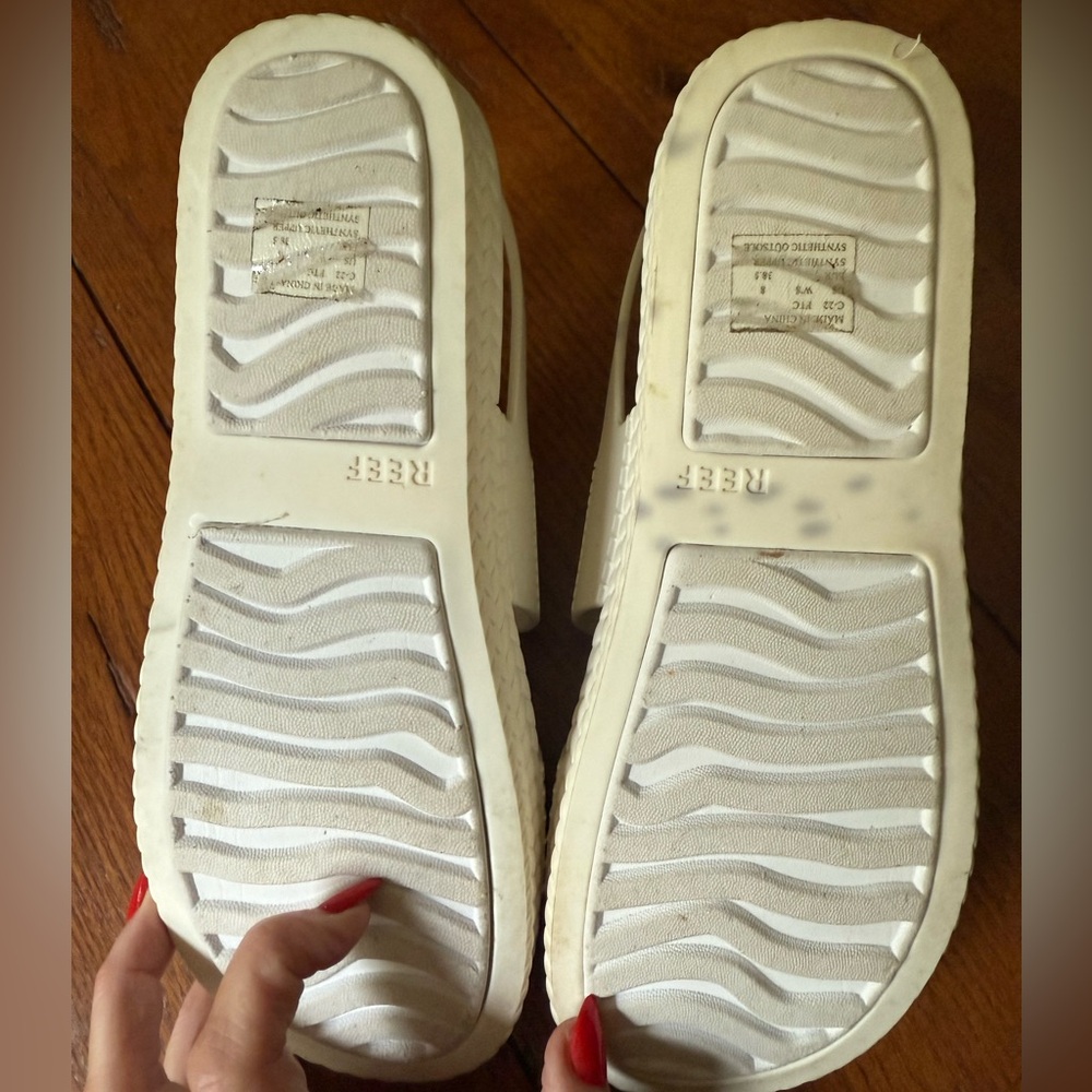 Reef sandals - waterproof, like new, Size 8 - Picture 7 of 7